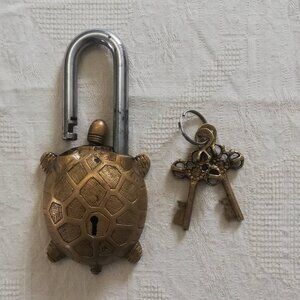 Vintage Style Brass Heavy Duty Turtle Lock with Keys